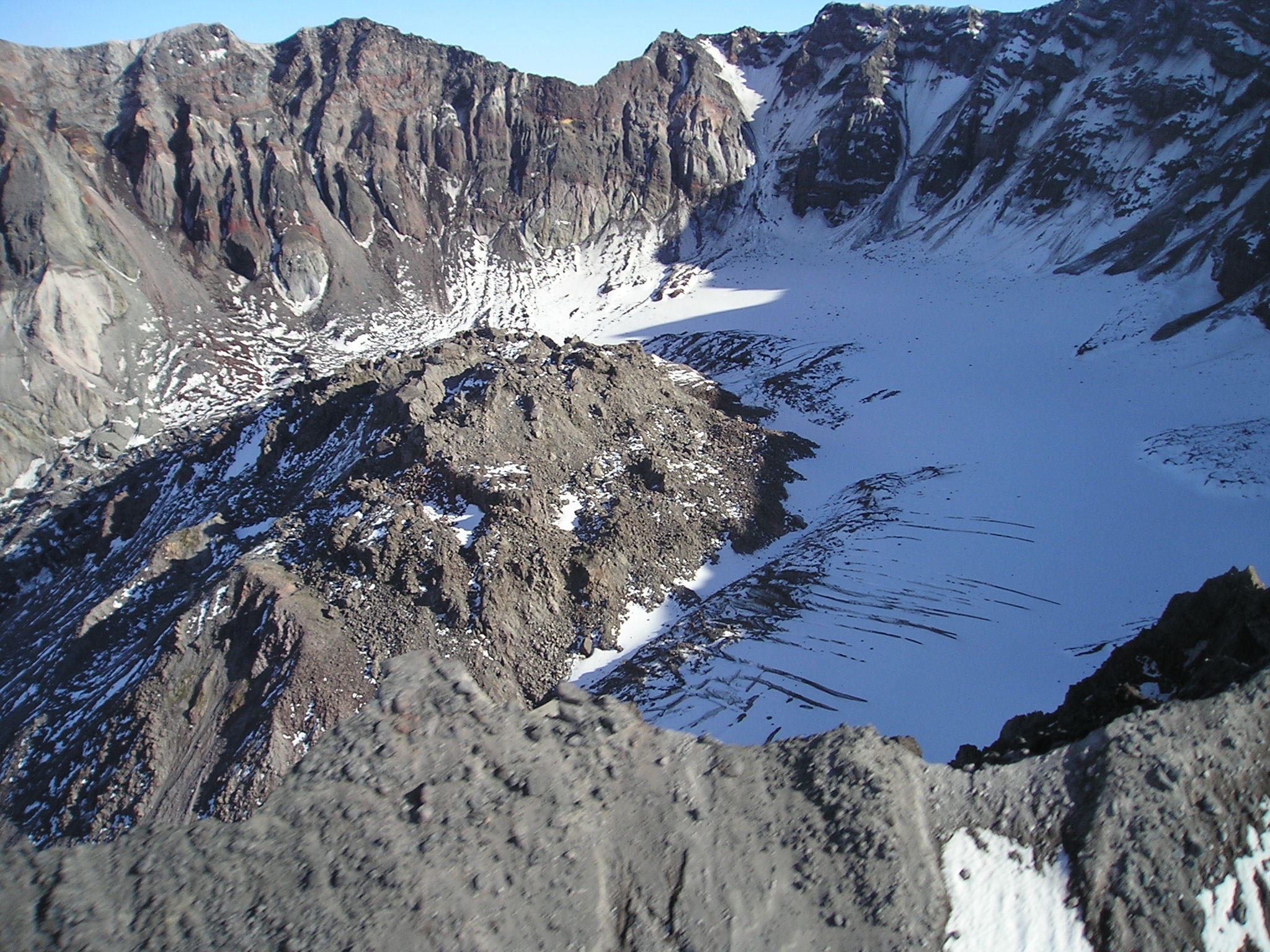 Crater_2004_04