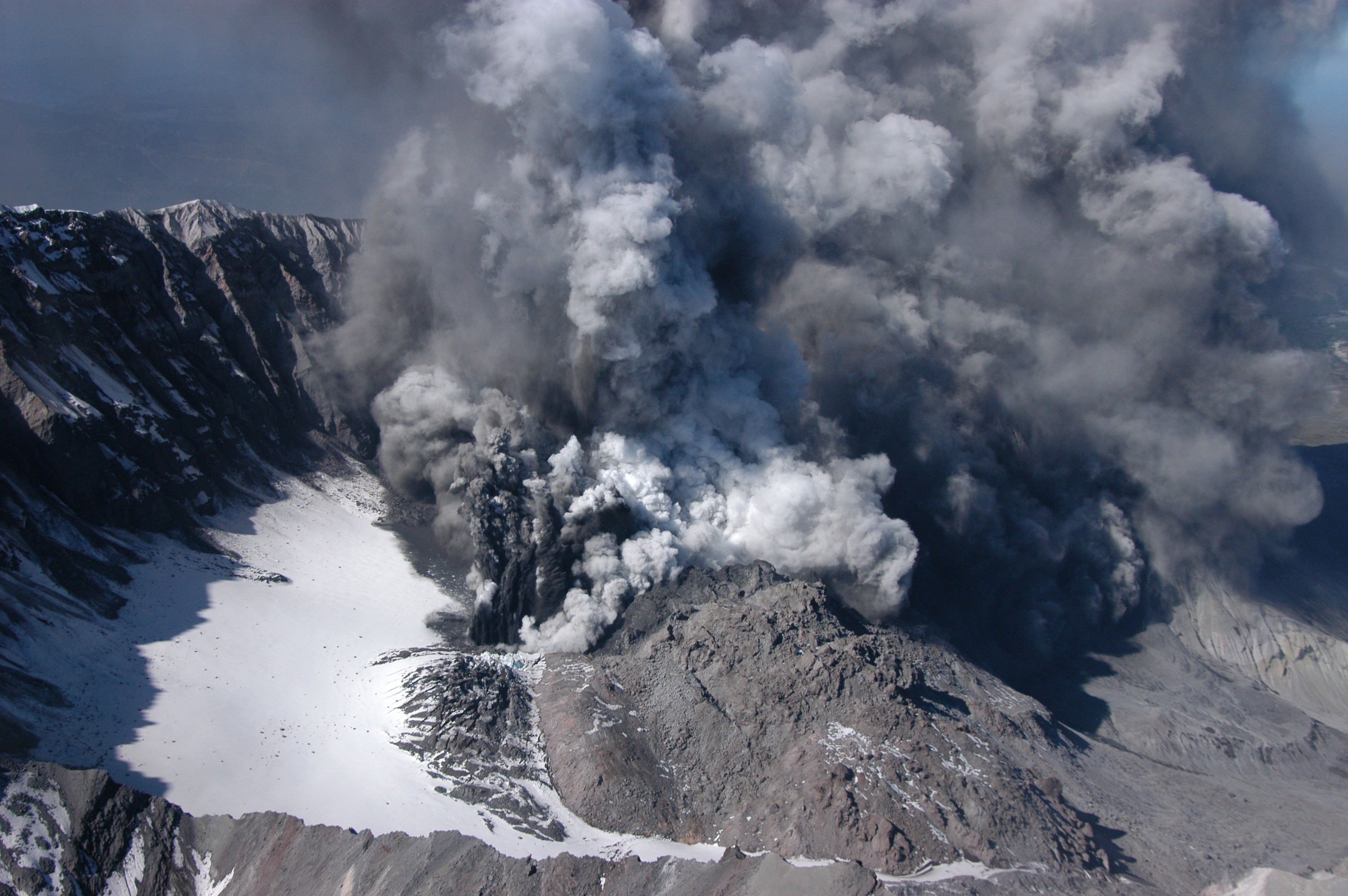 Crater_2004_12